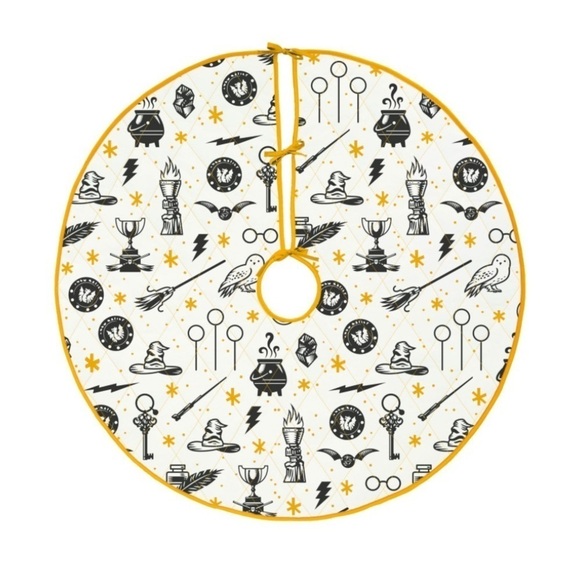 Hallmark Harry Potter Christmas Tree Skirt NEW 40” White Black - Picture 1 of 5